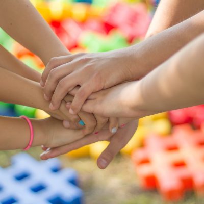 hands-g62b71f2b1_1280